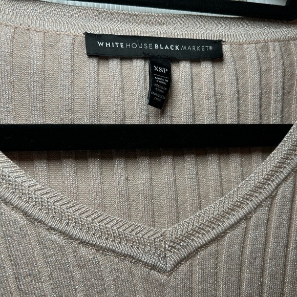 WHBM Ribbed V-Neck Pullover Sweater- Champagne Metallic Gold/ Size XS Pe… - Picture 3 of 4